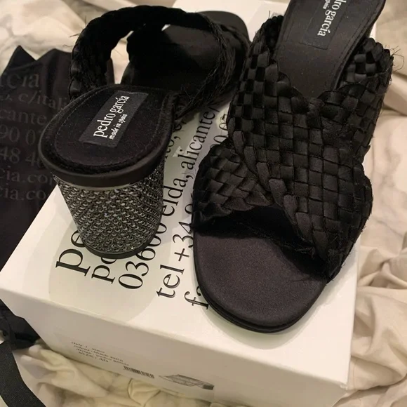 NWB Pedro Garcia Xoco Satin Swarovski Crystal Block Heel Sandal - Picture 3 of 11